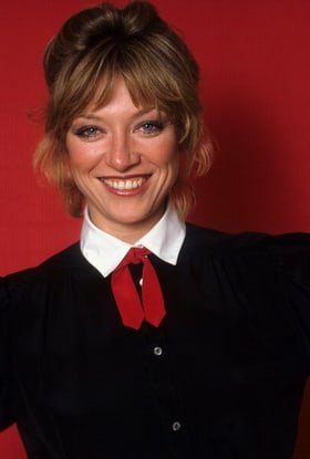 How tall is Veronica Cartwright?